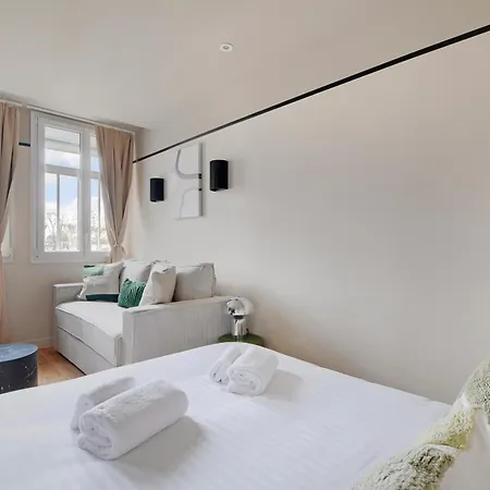 Pick A Flat's In Daumesnil - Avenue Du General Bizot Paris